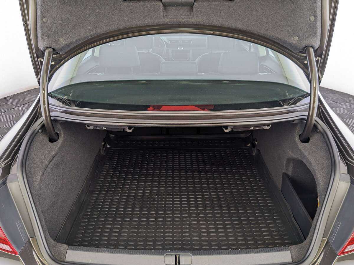 Volkswagen Passat CC с пробегом — 2013 год. Фото: #9