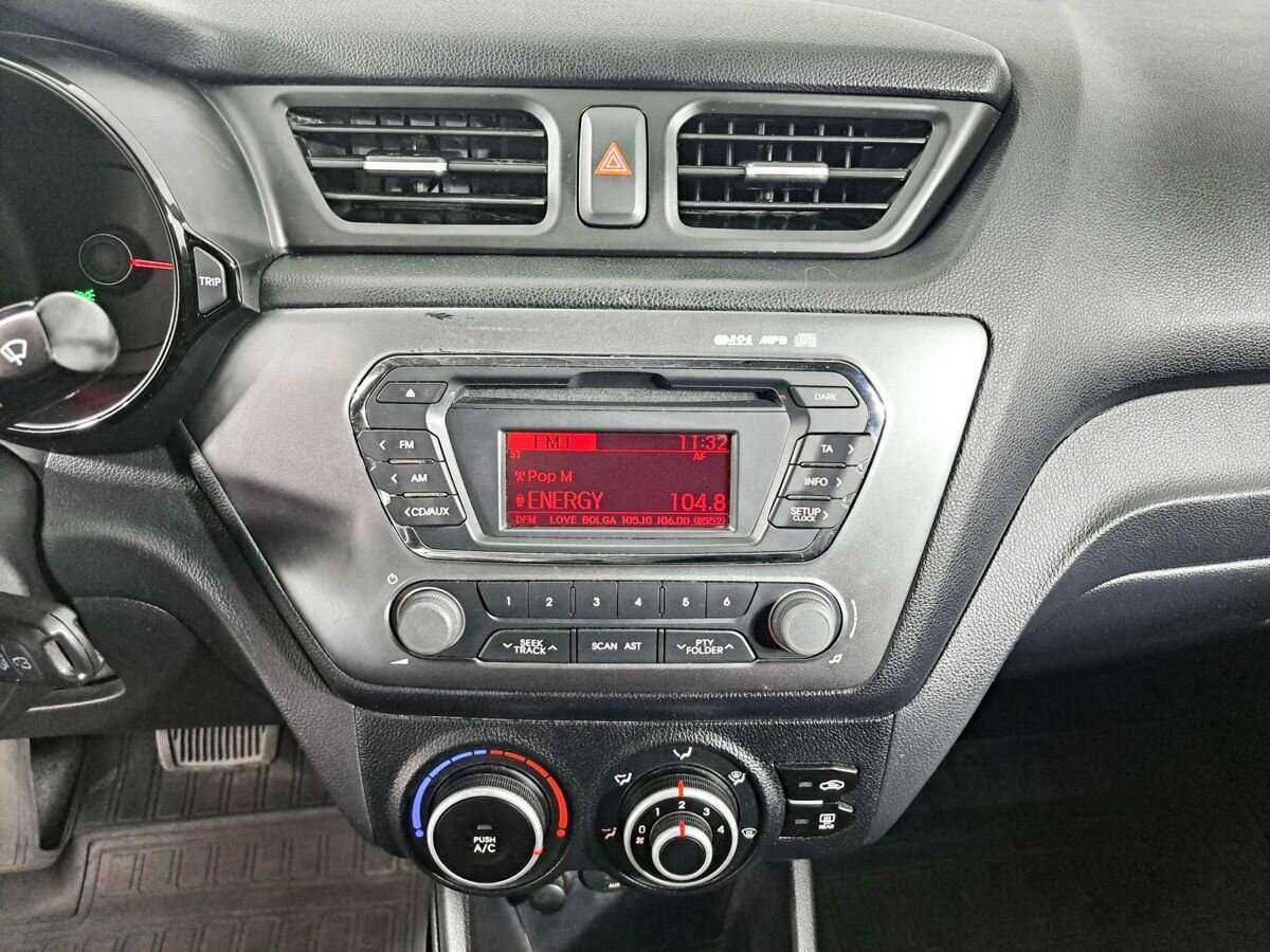 Kia Rio с пробегом — 2012 год. Фото: #14
