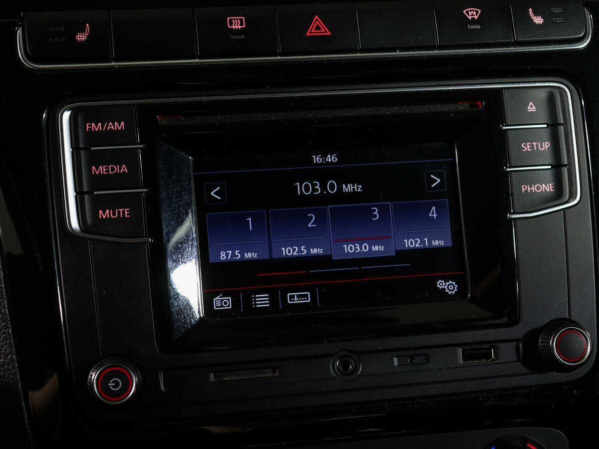 Volkswagen Polo с пробегом — 2017 год. Фото: #20