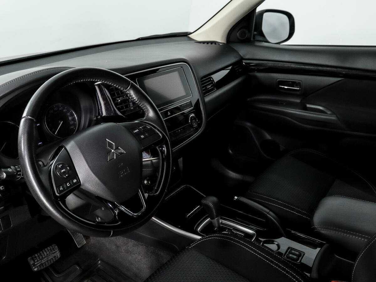 Mitsubishi Outlander с пробегом — 2019 год. Фото: #8
