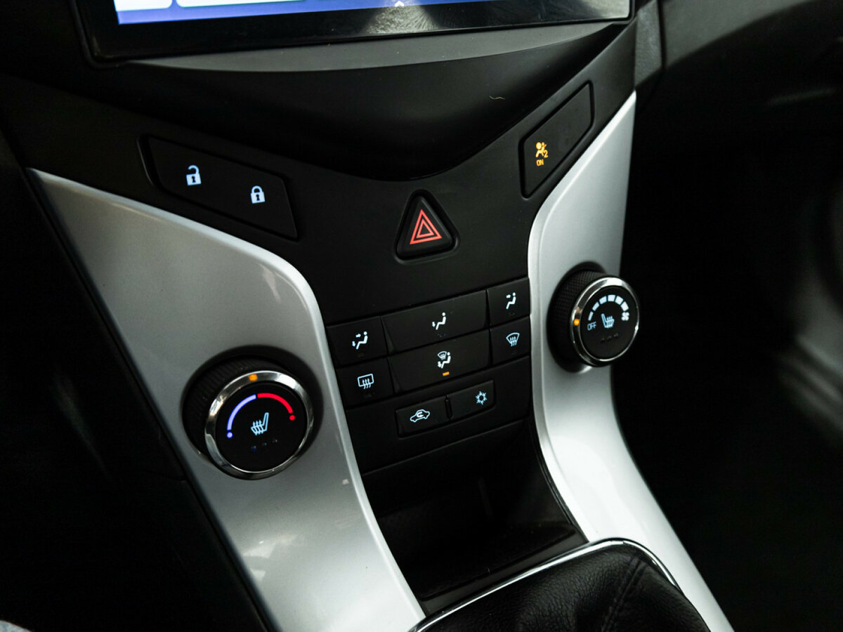 Chevrolet Cruze с пробегом — 2014 год. Фото: #17