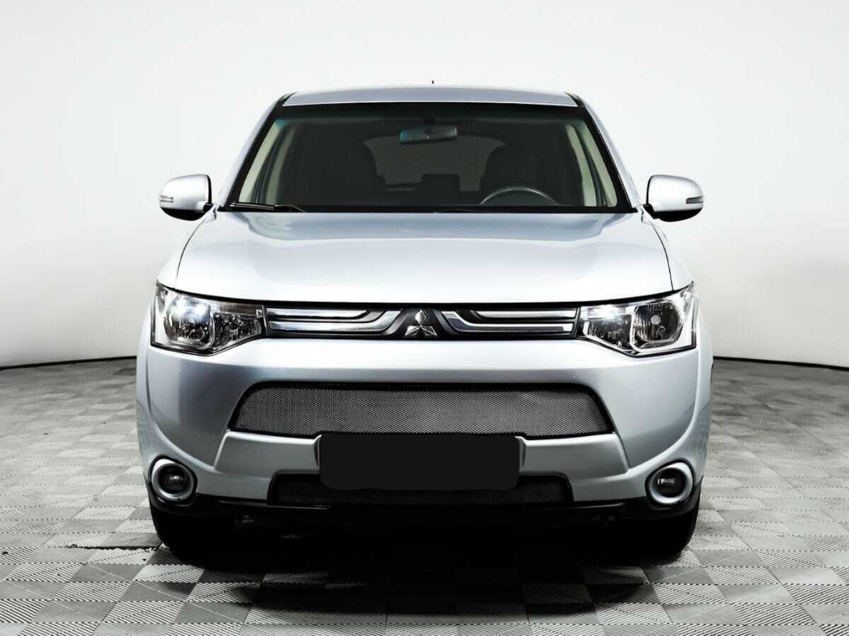 Mitsubishi Outlander с пробегом — 2013 год. Фото: #1