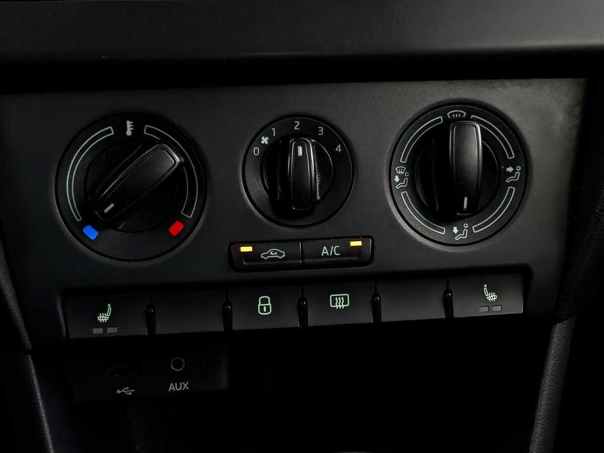 Skoda Rapid с пробегом — 2017 год. Фото: #19