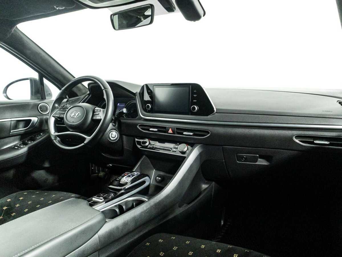 Hyundai Sonata с пробегом — 2021 год. Фото: #8