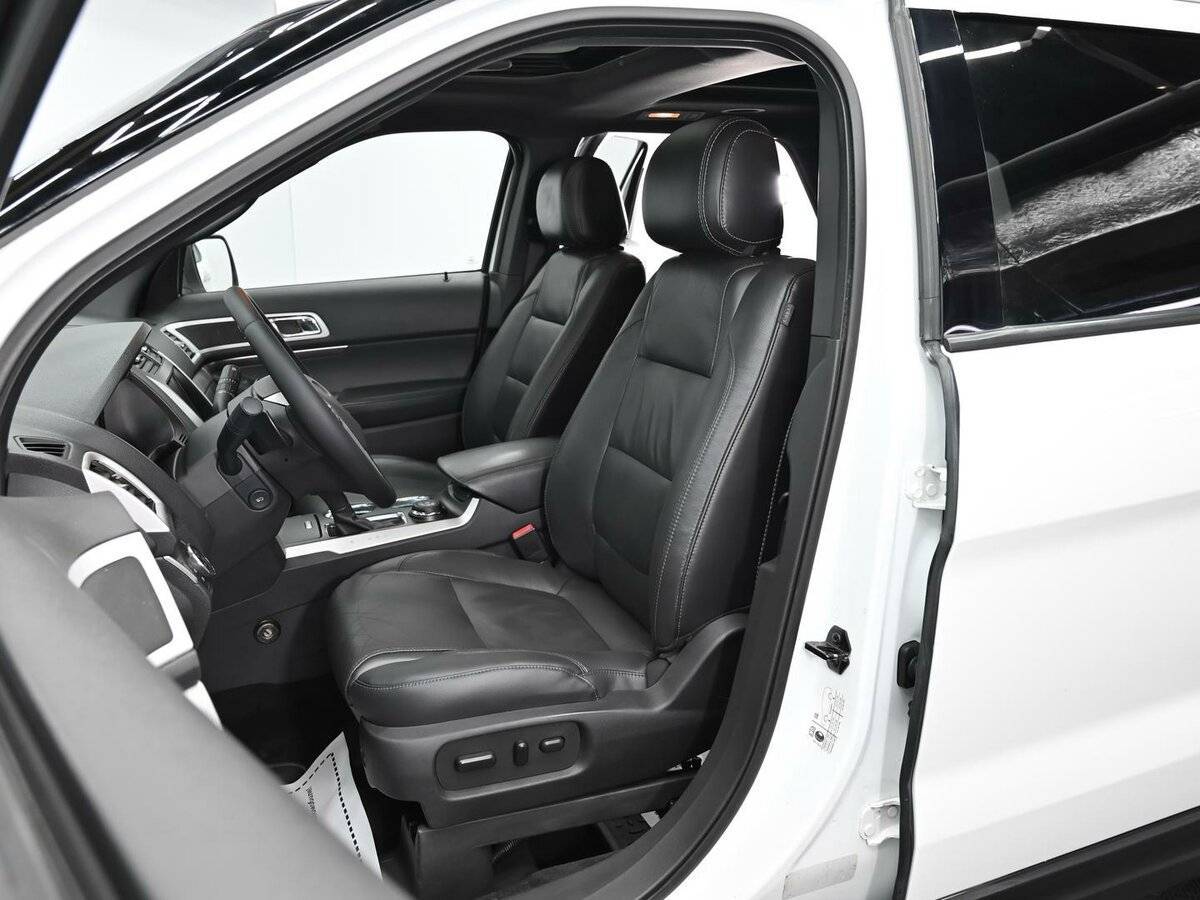 Ford Explorer с пробегом — 2013 год. Фото: #5