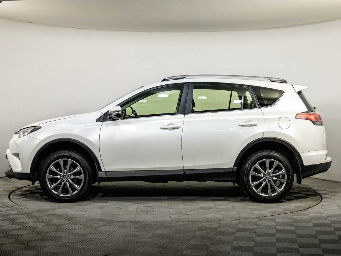 Toyota RAV4 с пробегом — 2015 год. Фото: #6