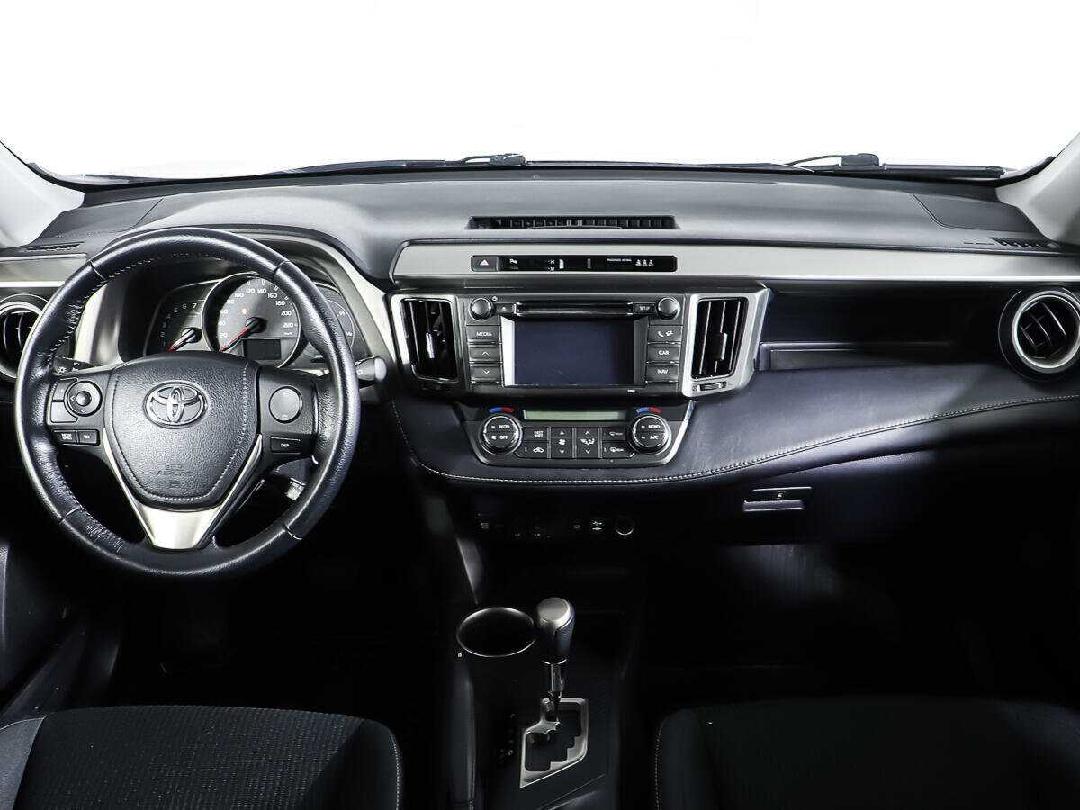 Toyota RAV4 с пробегом — 2013 год. Фото: #10