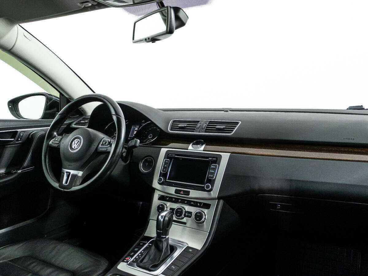 Volkswagen Passat с пробегом — 2012 год. Фото: #8