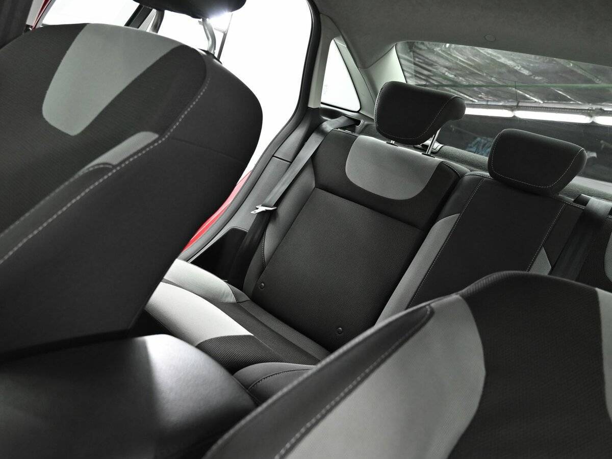 Ford Focus с пробегом — 2012 год. Фото: #12