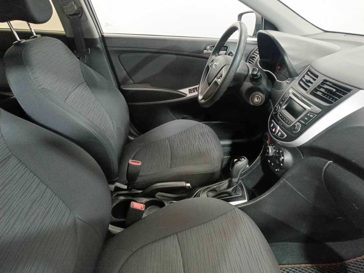 Hyundai Solaris с пробегом — 2016 год. Фото: #9