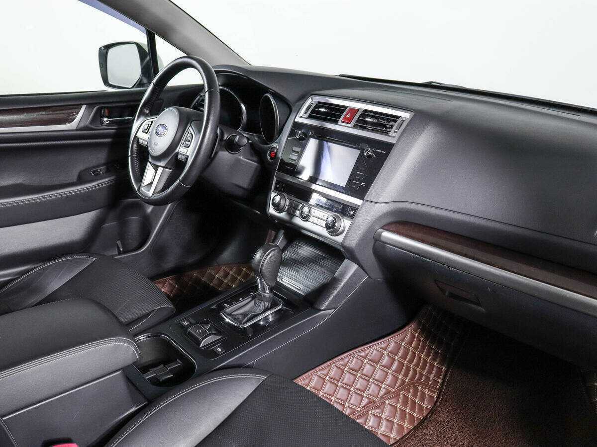 Subaru Outback с пробегом — 2015 год. Фото: #6