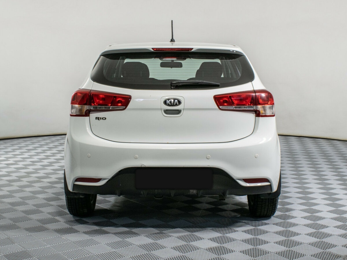 Kia Rio с пробегом — 2016 год. Фото: #5