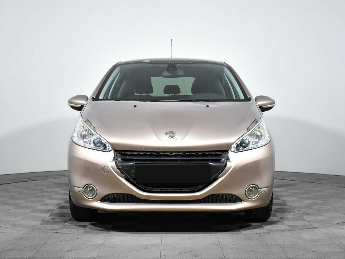 Peugeot 208 с пробегом — 2014 год. Фото: #1