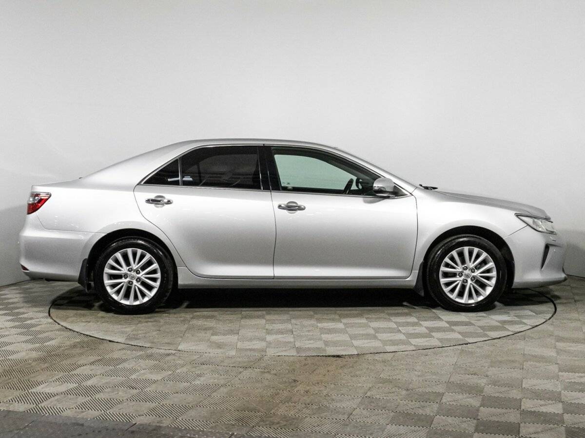 Toyota Camry с пробегом — 2015 год. Фото: #3