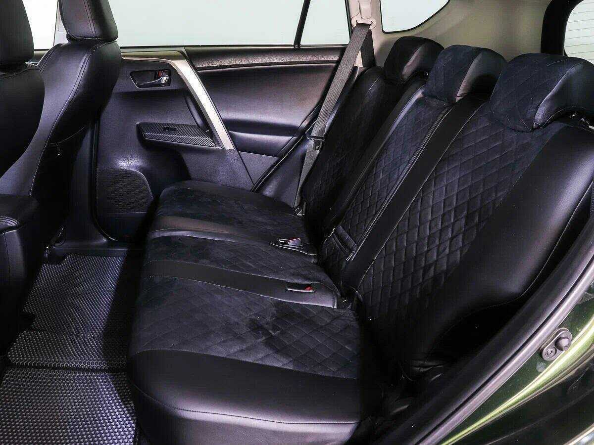 Toyota RAV4 с пробегом — 2012 год. Фото: #9