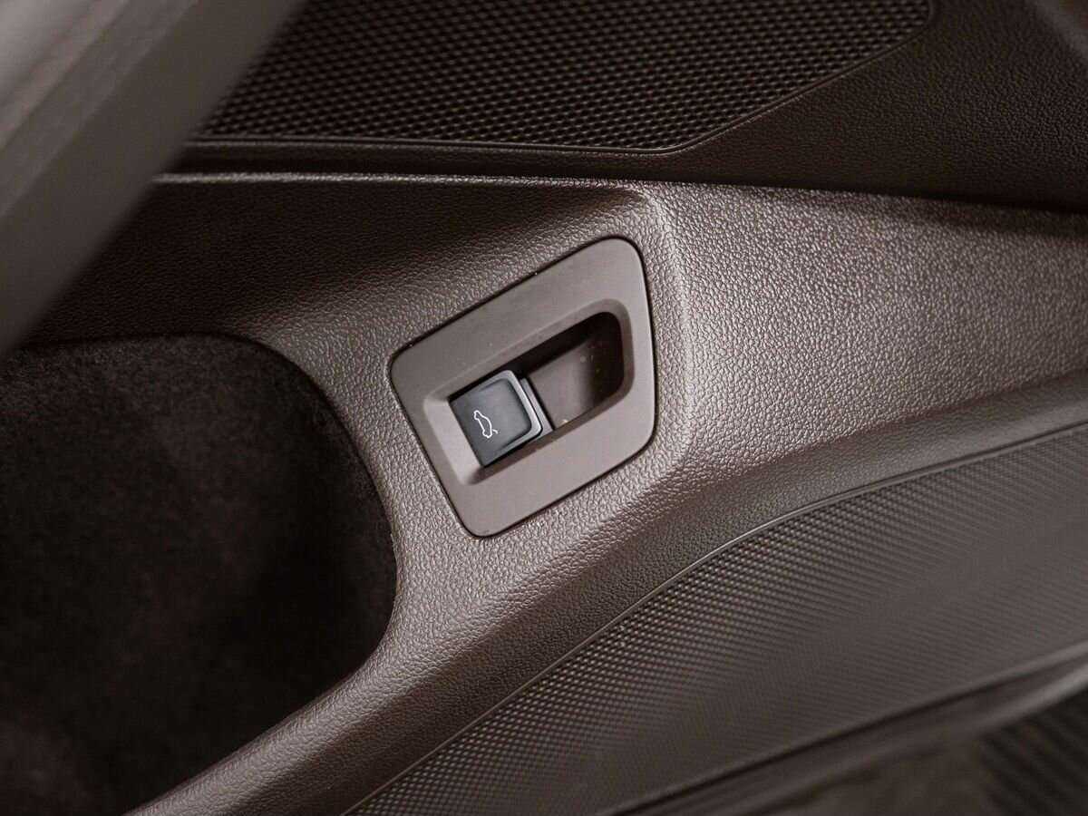 Volkswagen Passat с пробегом — 2016 год. Фото: #16