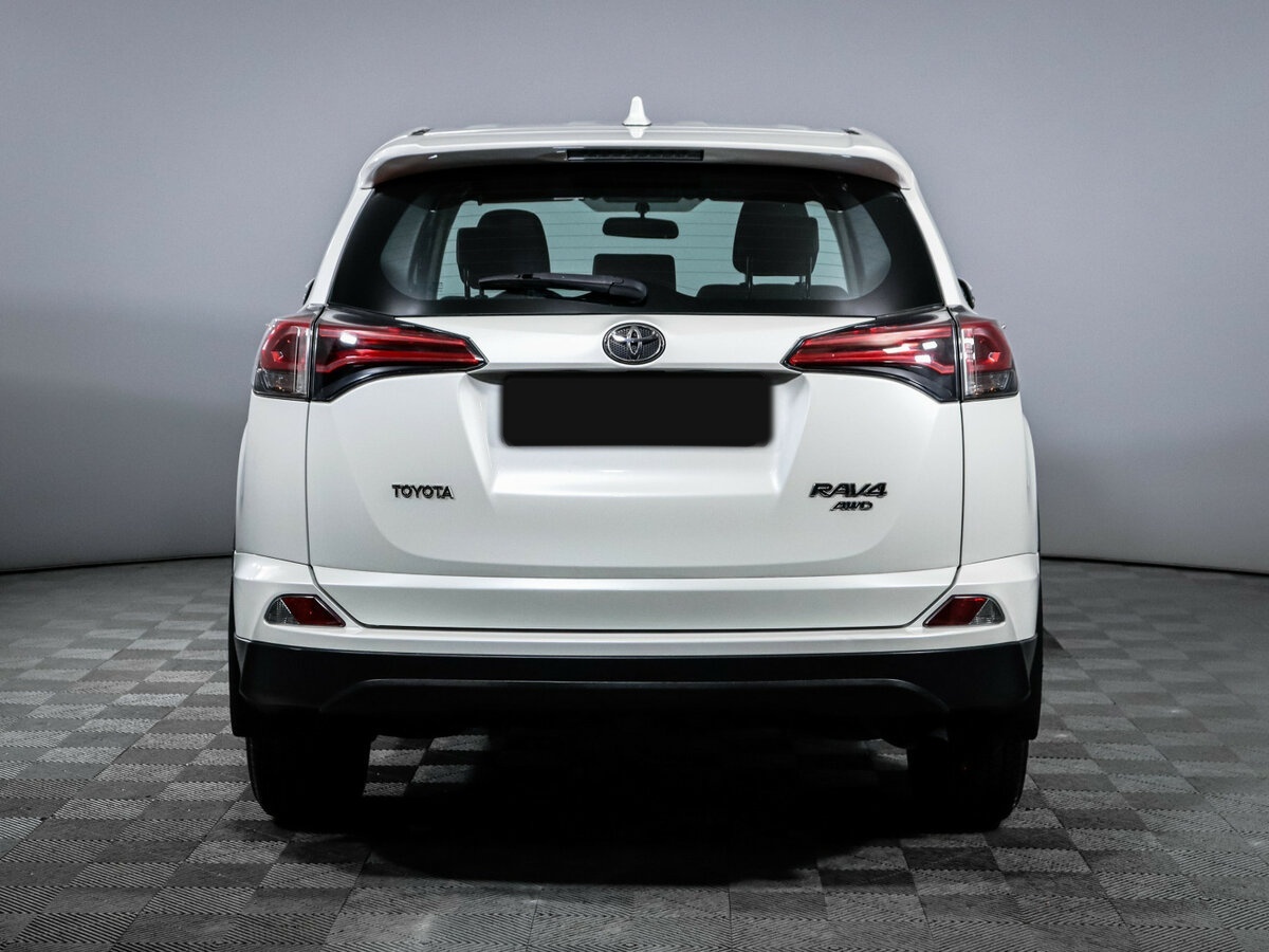 Toyota RAV4 с пробегом — 2017 год. Фото: #5