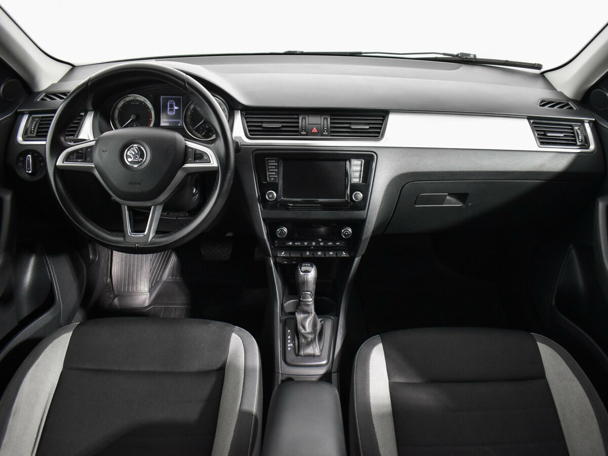 Skoda Rapid с пробегом — 2017 год. Фото: #12