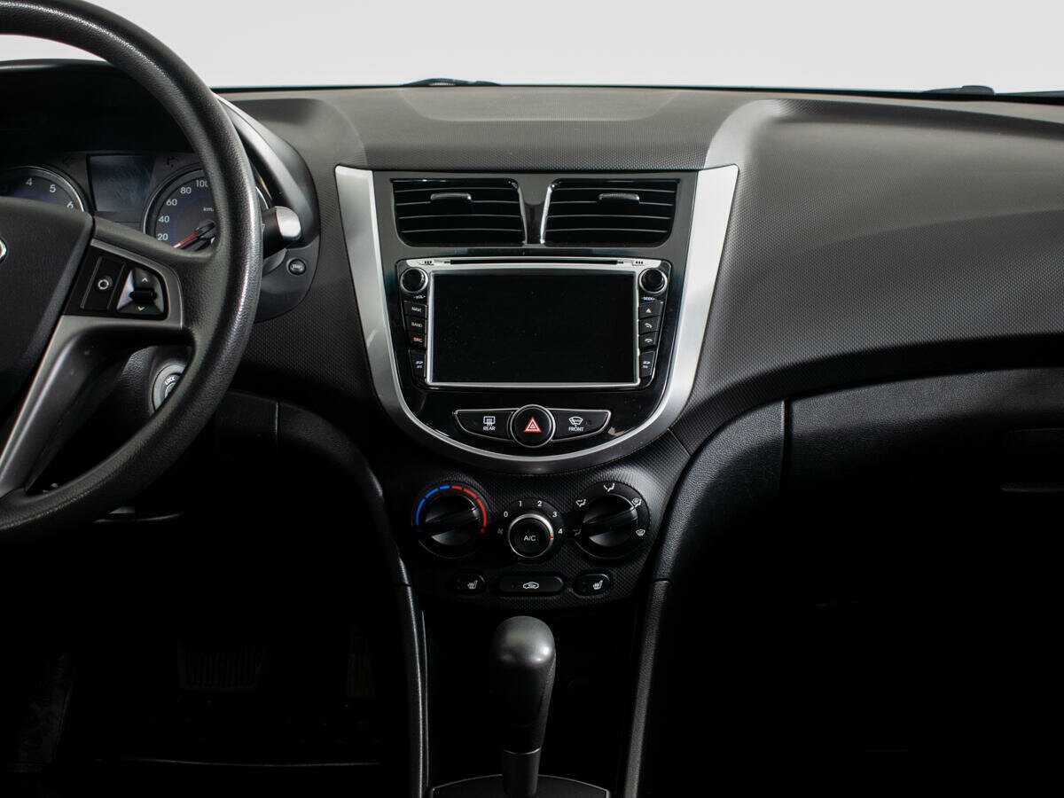 Hyundai Solaris с пробегом — 2016 год. Фото: #10