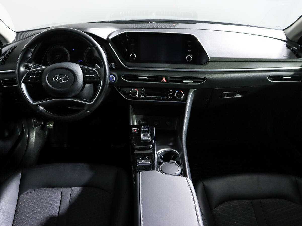 Hyundai Sonata с пробегом — 2020 год. Фото: #11