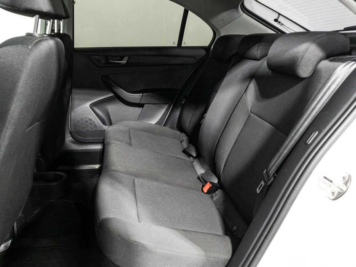 Skoda Rapid с пробегом — 2019 год. Фото: #9