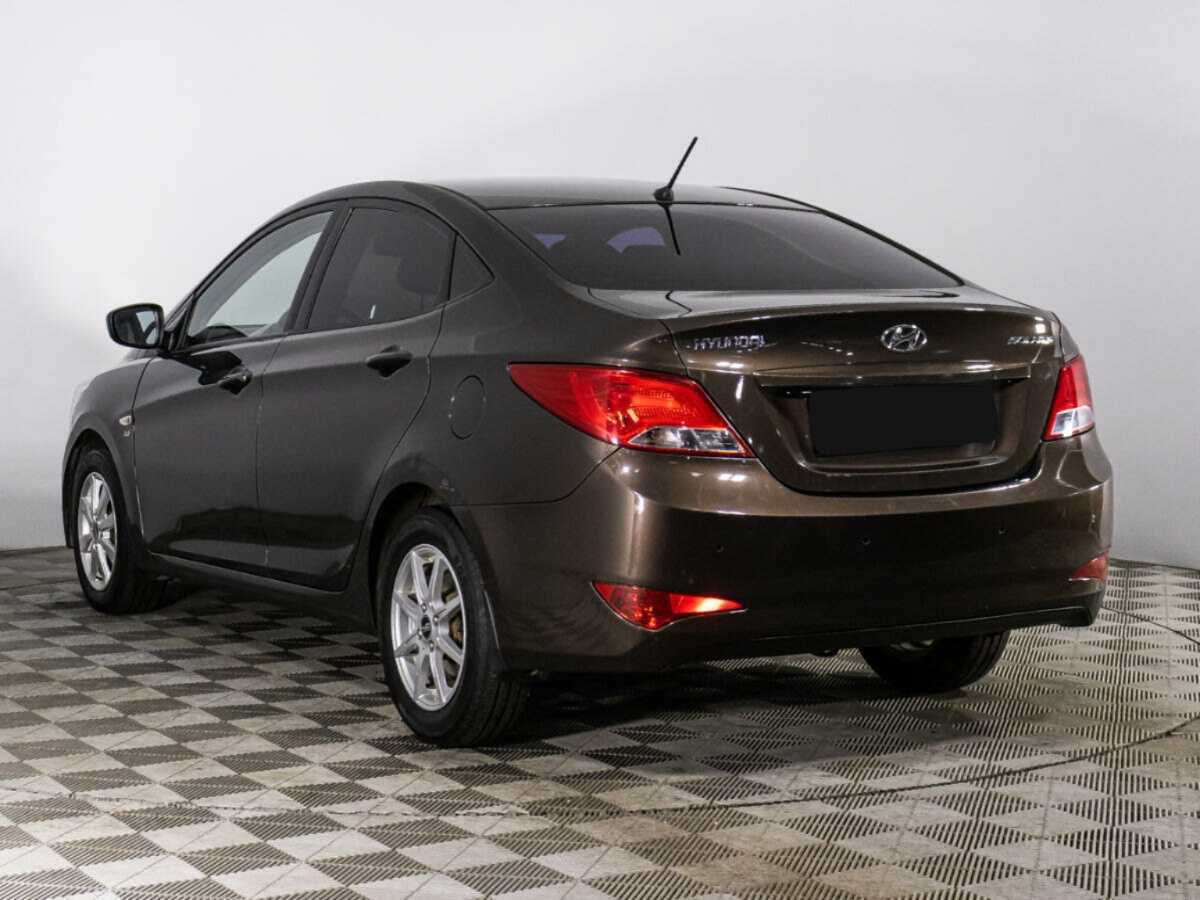 Hyundai Solaris с пробегом — 2015 год. Фото: #6