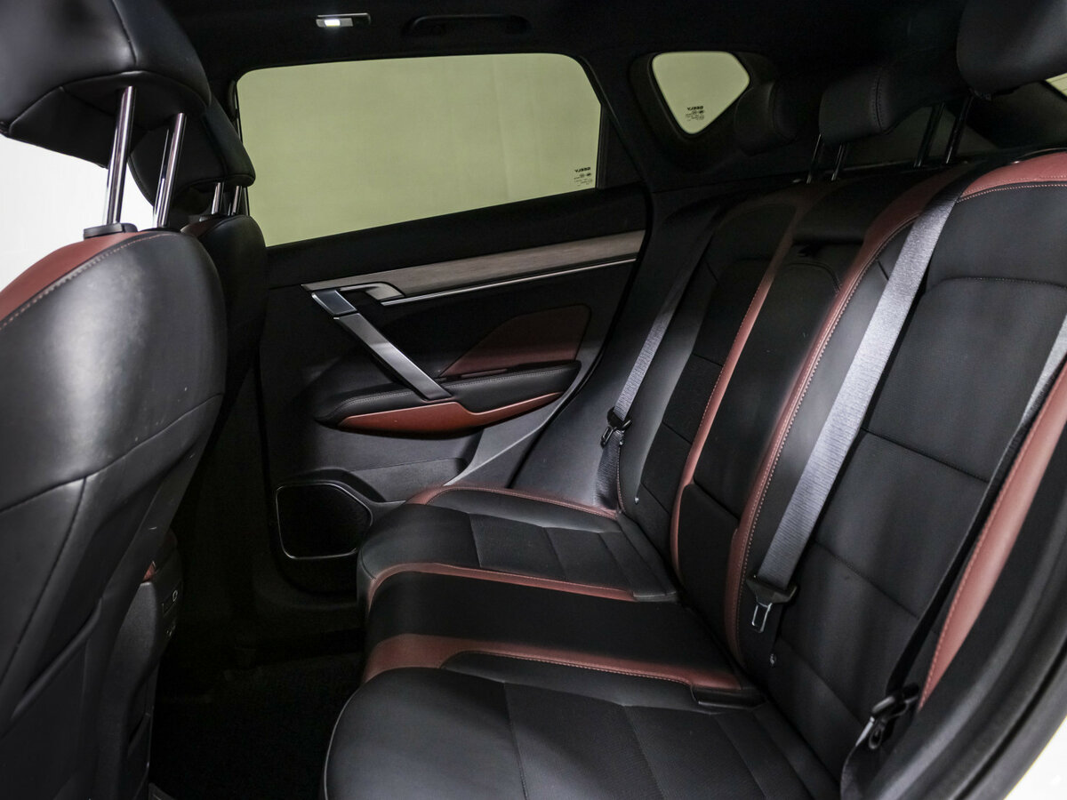 Geely Coolray с пробегом — 2022 год. Фото: #11