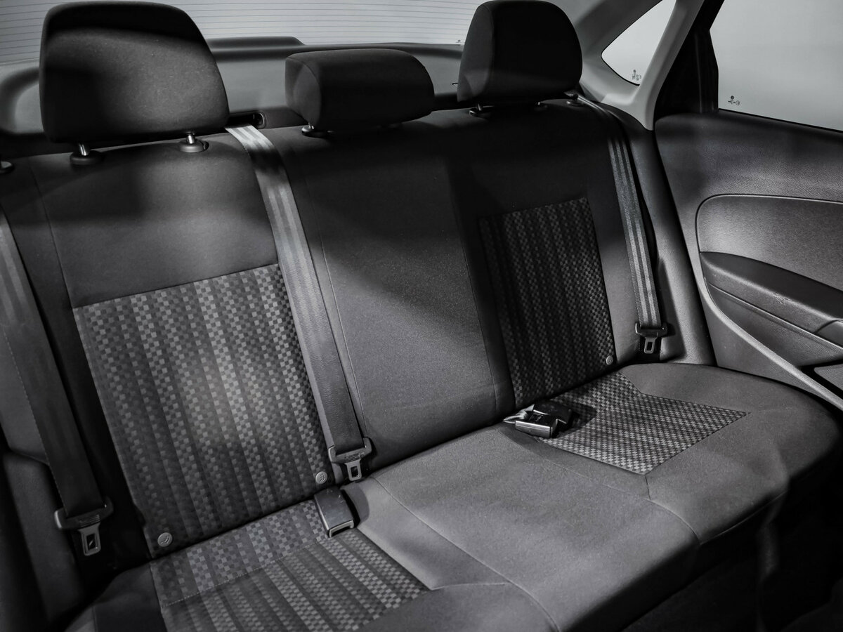 Volkswagen Polo с пробегом — 2018 год. Фото: #17