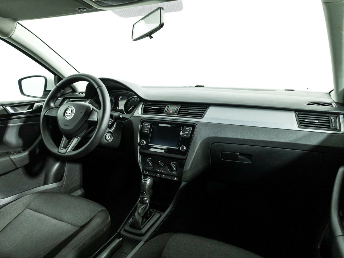 Skoda Rapid с пробегом — 2019 год. Фото: #8
