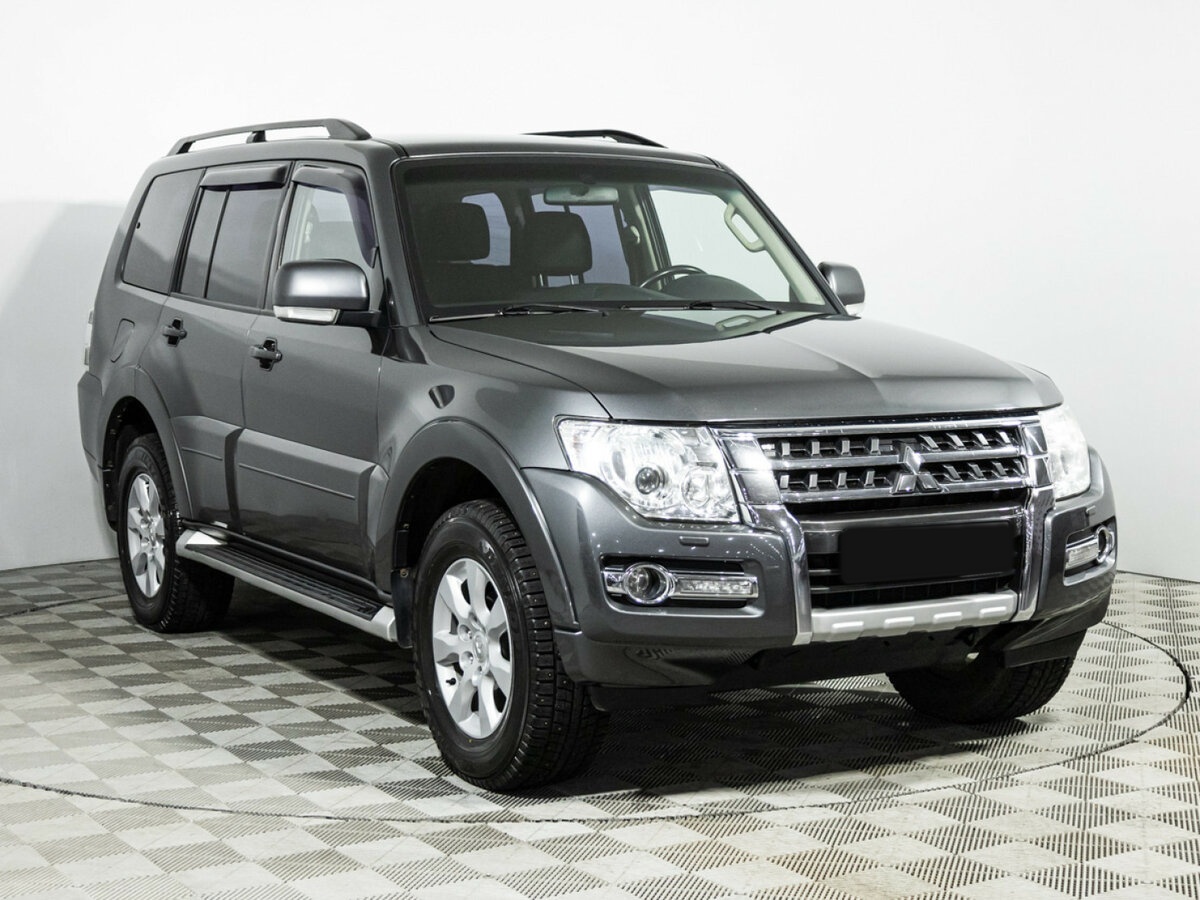 Mitsubishi Pajero с пробегом — 2015 год. Фото: #2