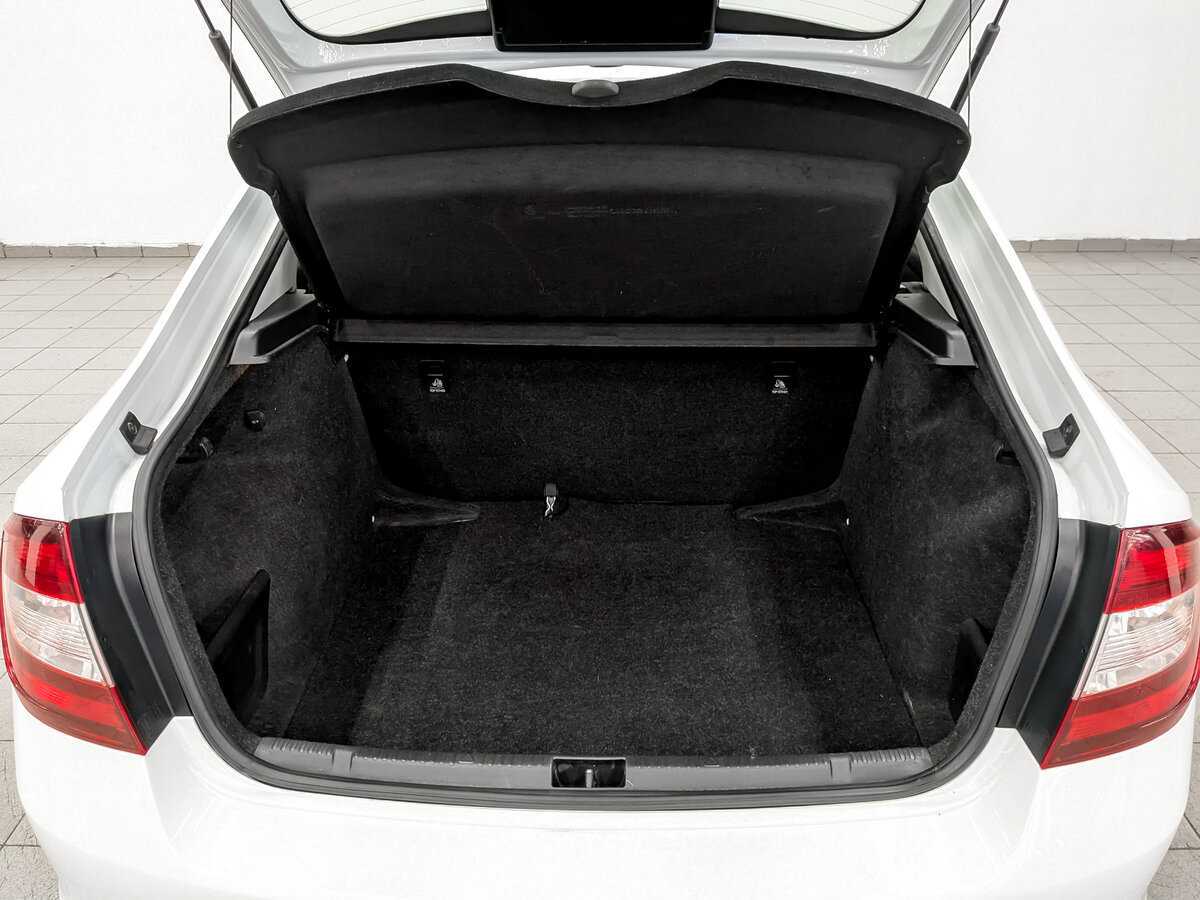 Skoda Rapid с пробегом — 2017 год. Фото: #9