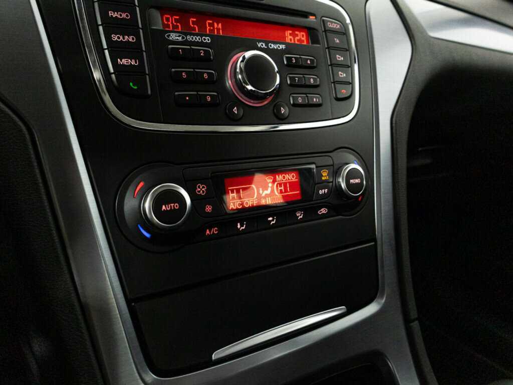 Ford Mondeo с пробегом — 2014 год. Фото: #14