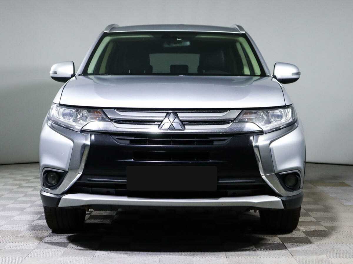 Mitsubishi Outlander с пробегом — 2017 год. Фото: #1