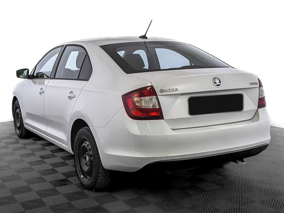 Skoda Rapid с пробегом — 2017 год. Фото: #6