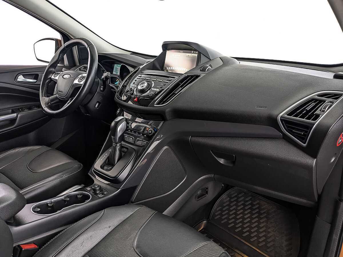 Ford Kuga с пробегом — 2014 год. Фото: #12