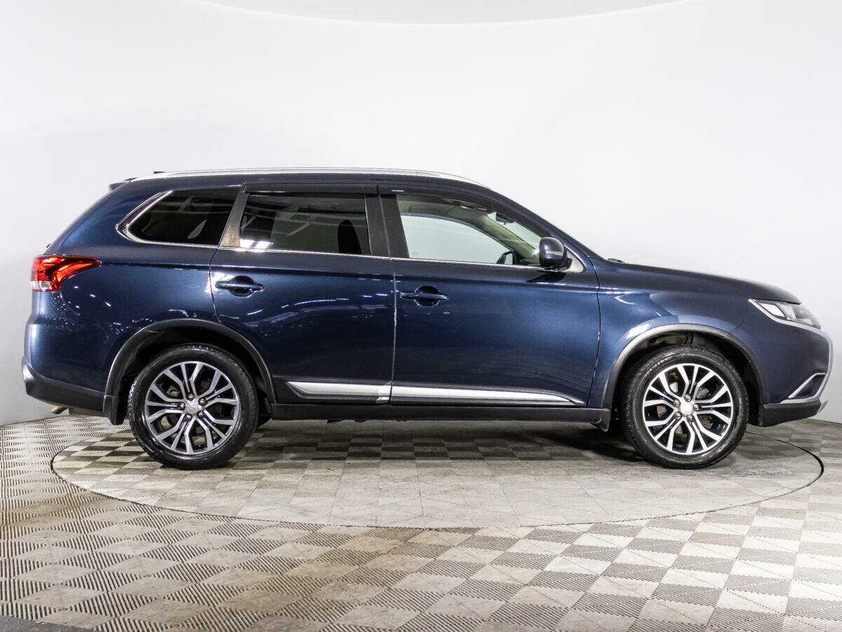 Mitsubishi Outlander с пробегом — 2018 год. Фото: #3