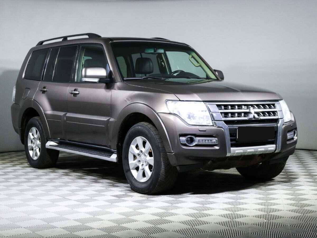 Mitsubishi Pajero с пробегом — 2014 год. Фото: #2