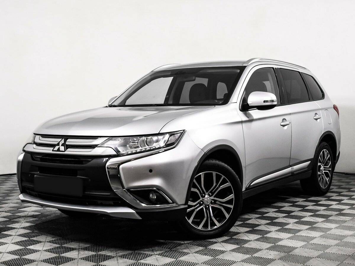 Mitsubishi Outlander с пробегом — 2015 год. Посмотреть фото