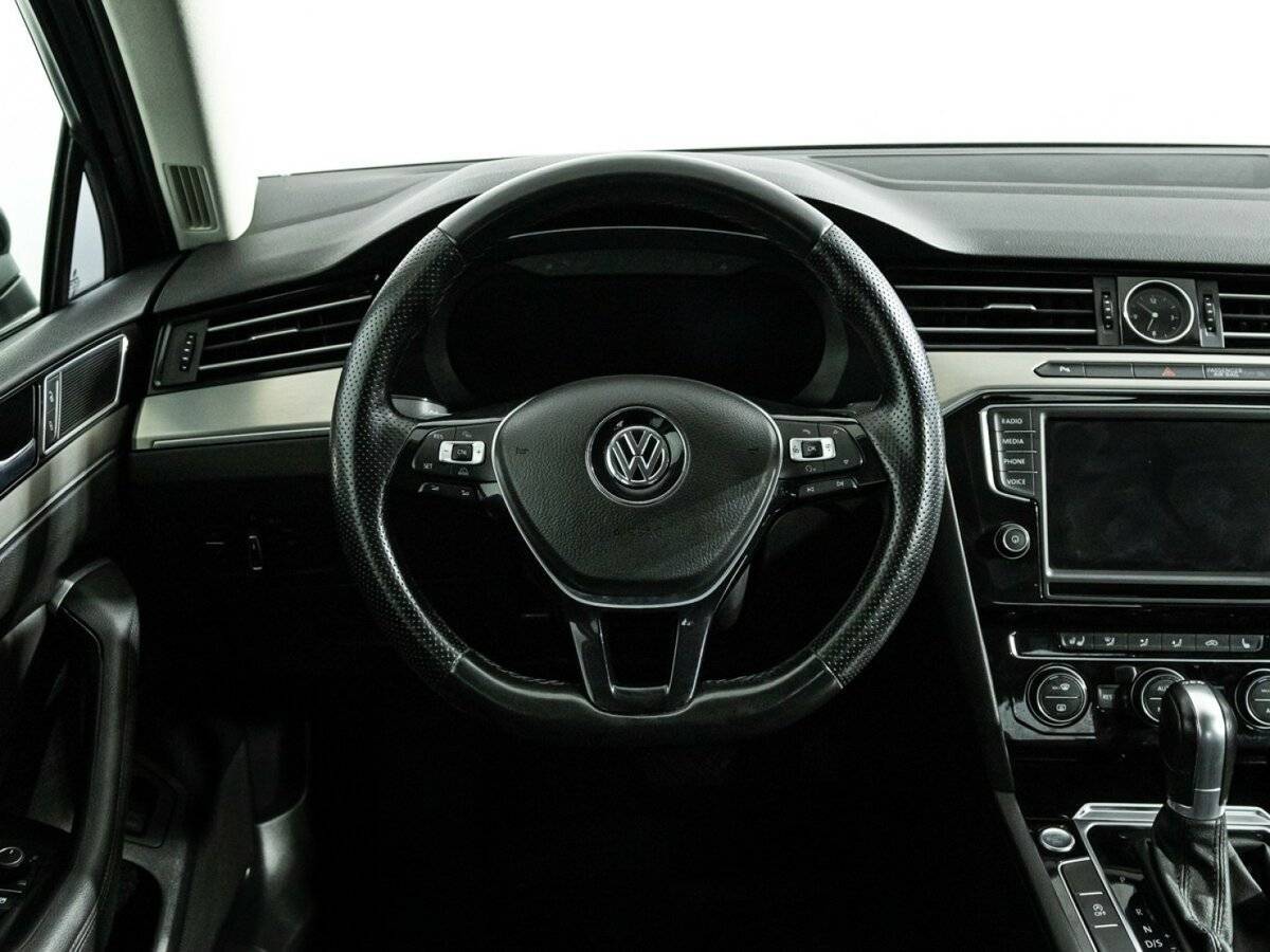Volkswagen Passat с пробегом — 2016 год. Фото: #19
