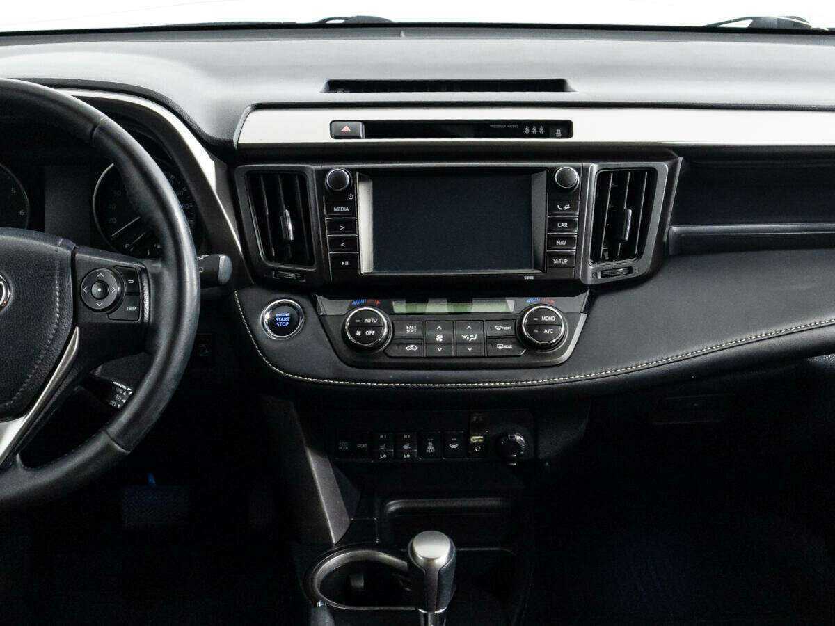 Toyota RAV4 с пробегом — 2018 год. Фото: #13