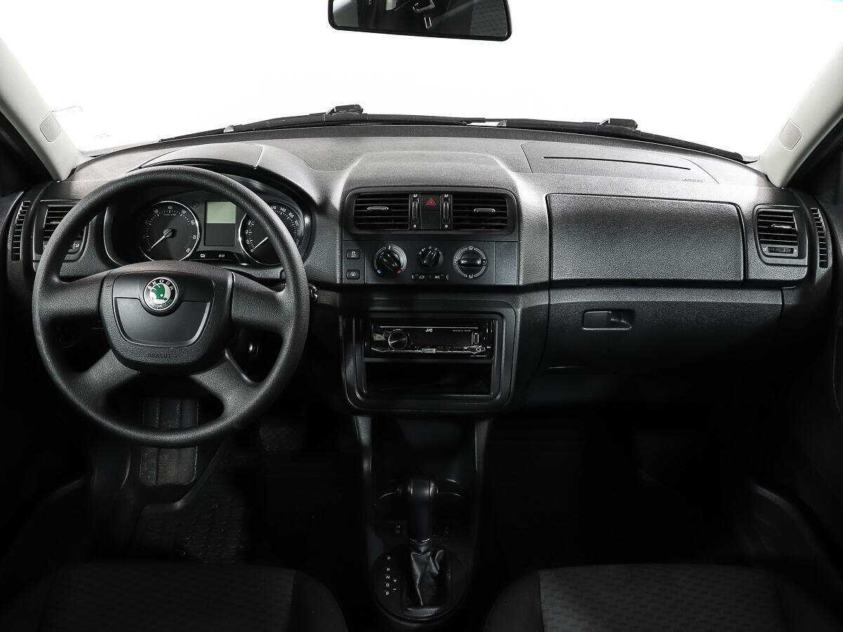 Skoda Fabia с пробегом — 2012 год. Фото: #11