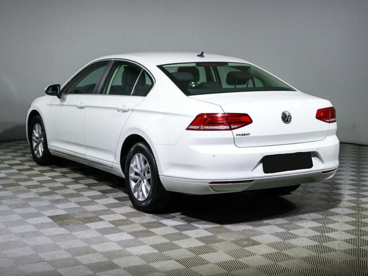 Volkswagen Passat с пробегом — 2019 год. Фото: #5