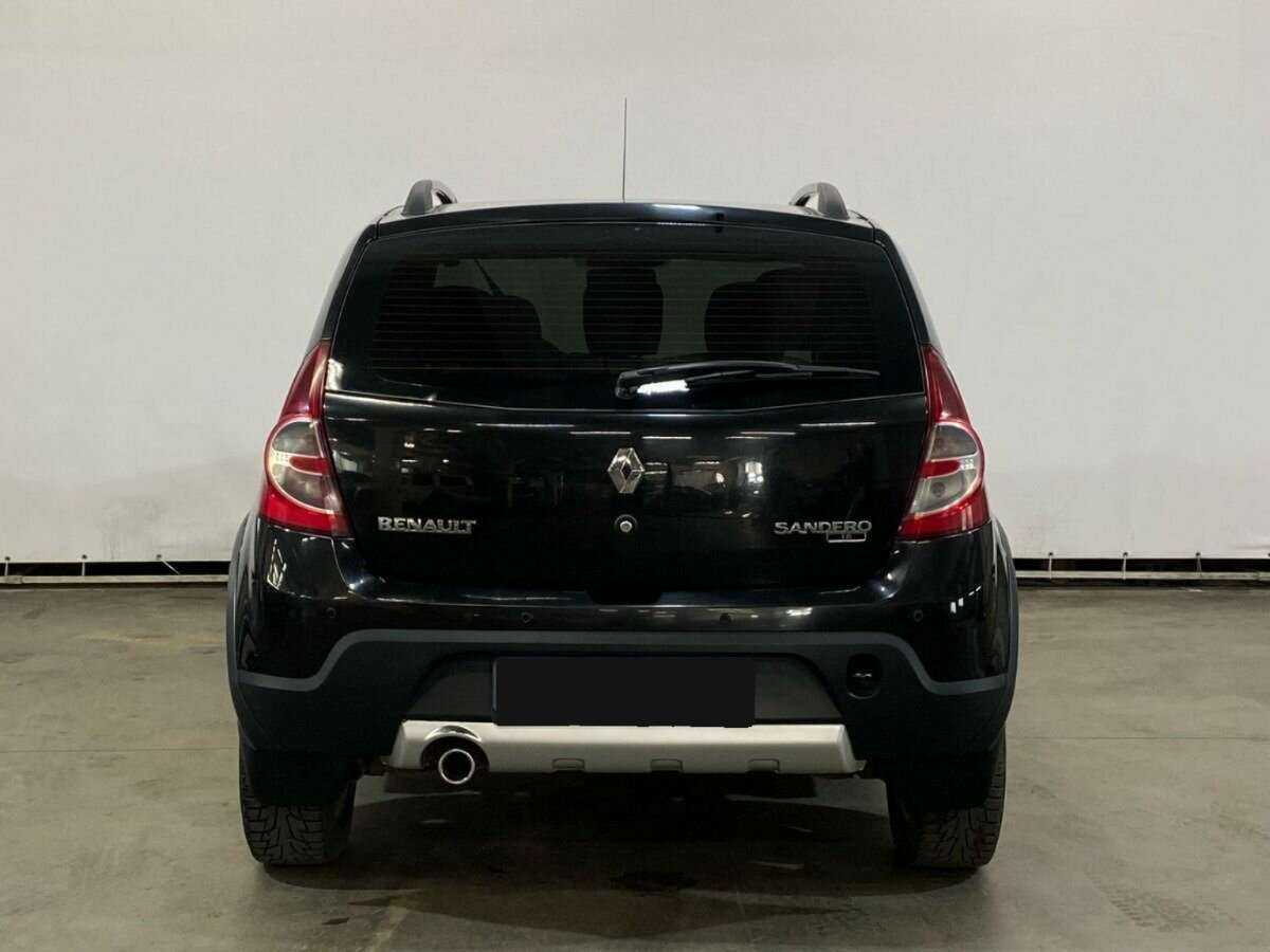 Renault Sandero с пробегом — 2012 год. Фото: #5