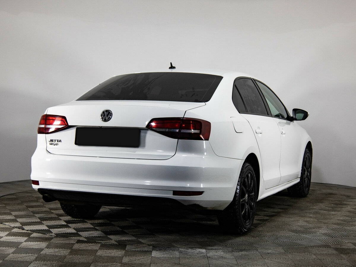 Volkswagen Jetta с пробегом — 2016 год. Фото: #3