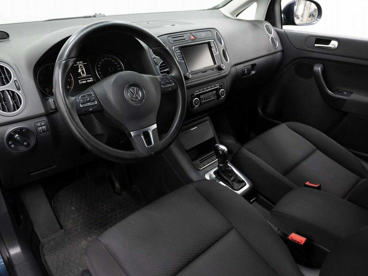 Volkswagen Golf Plus с пробегом — 2013 год. Фото: #7