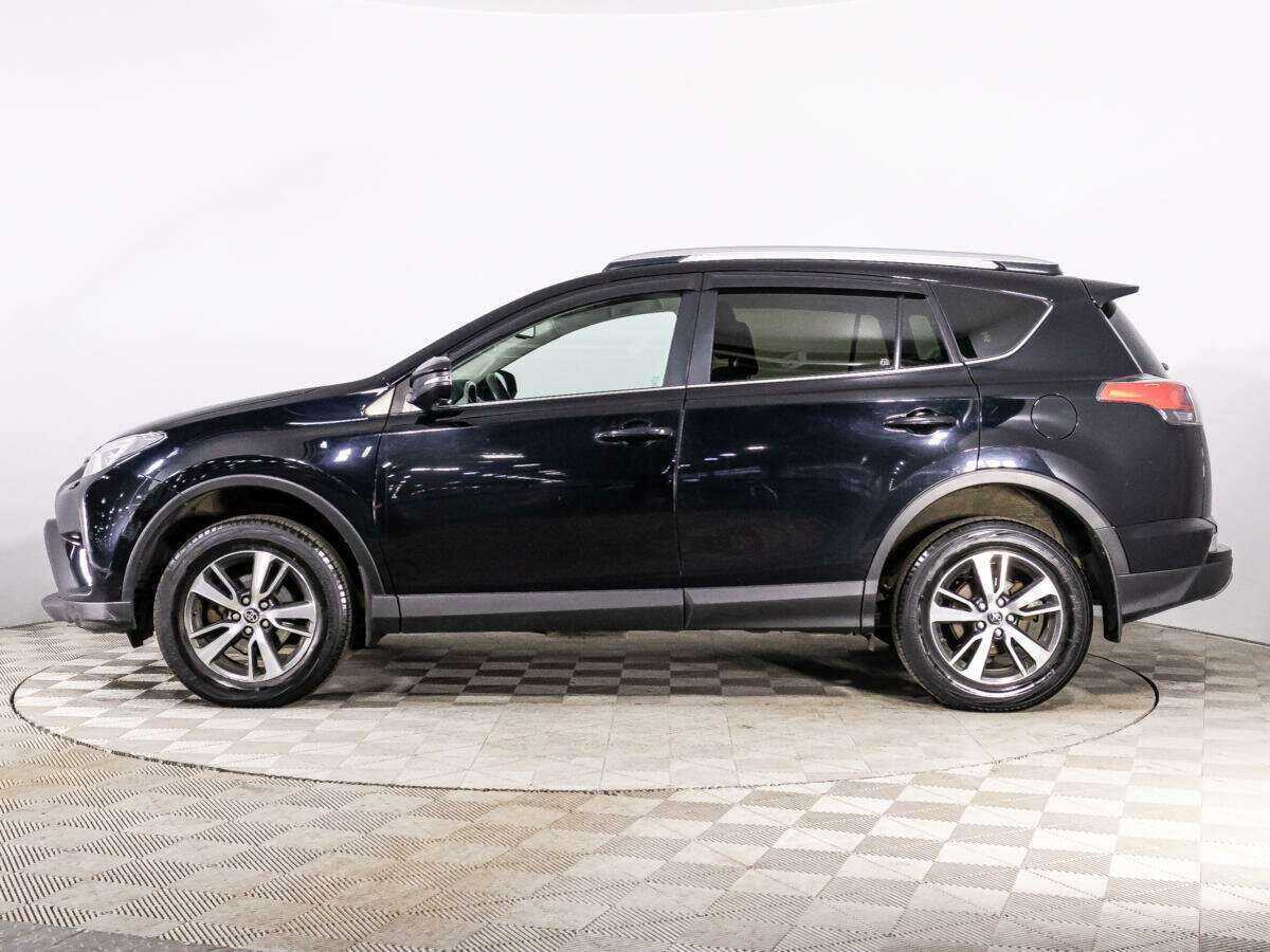 Toyota RAV4 с пробегом — 2018 год. Фото: #7
