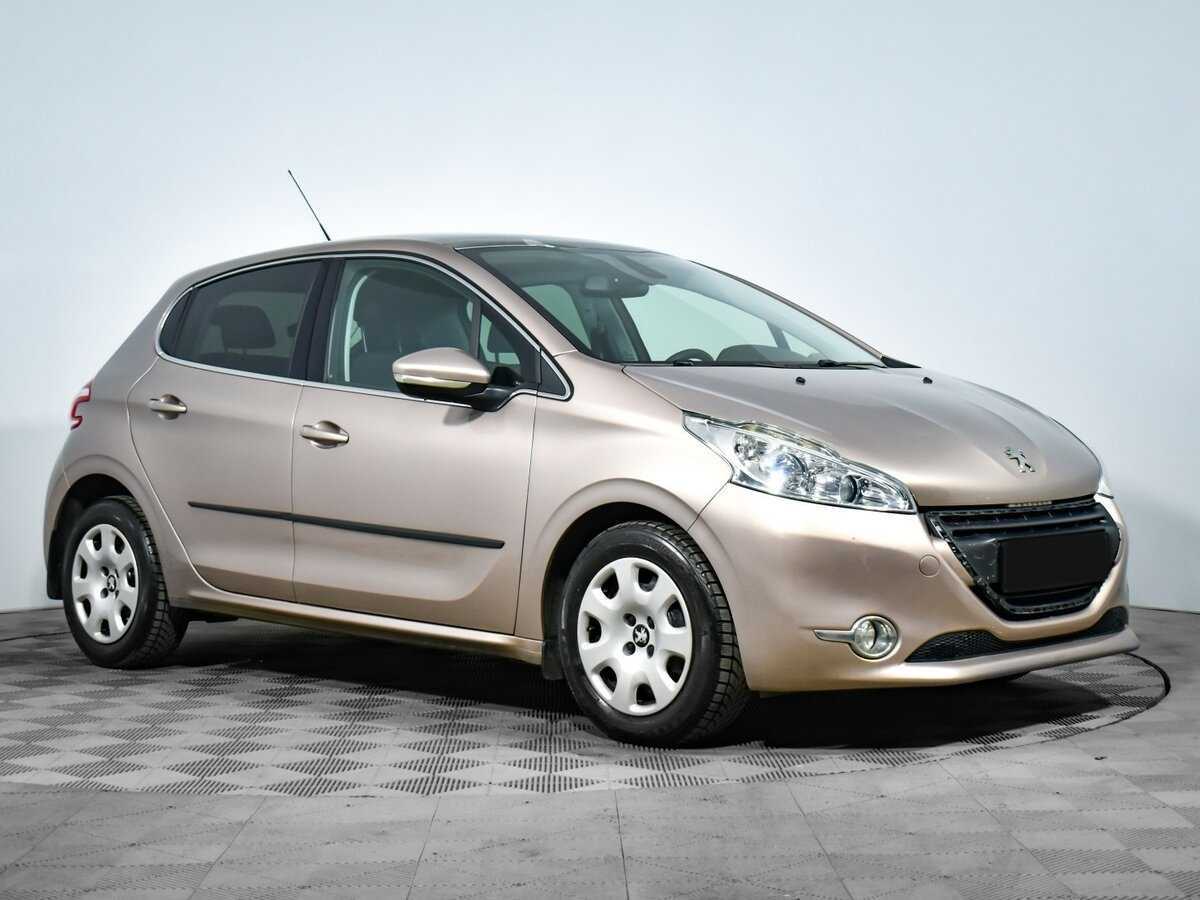 Peugeot 208 с пробегом — 2014 год. Фото: #2