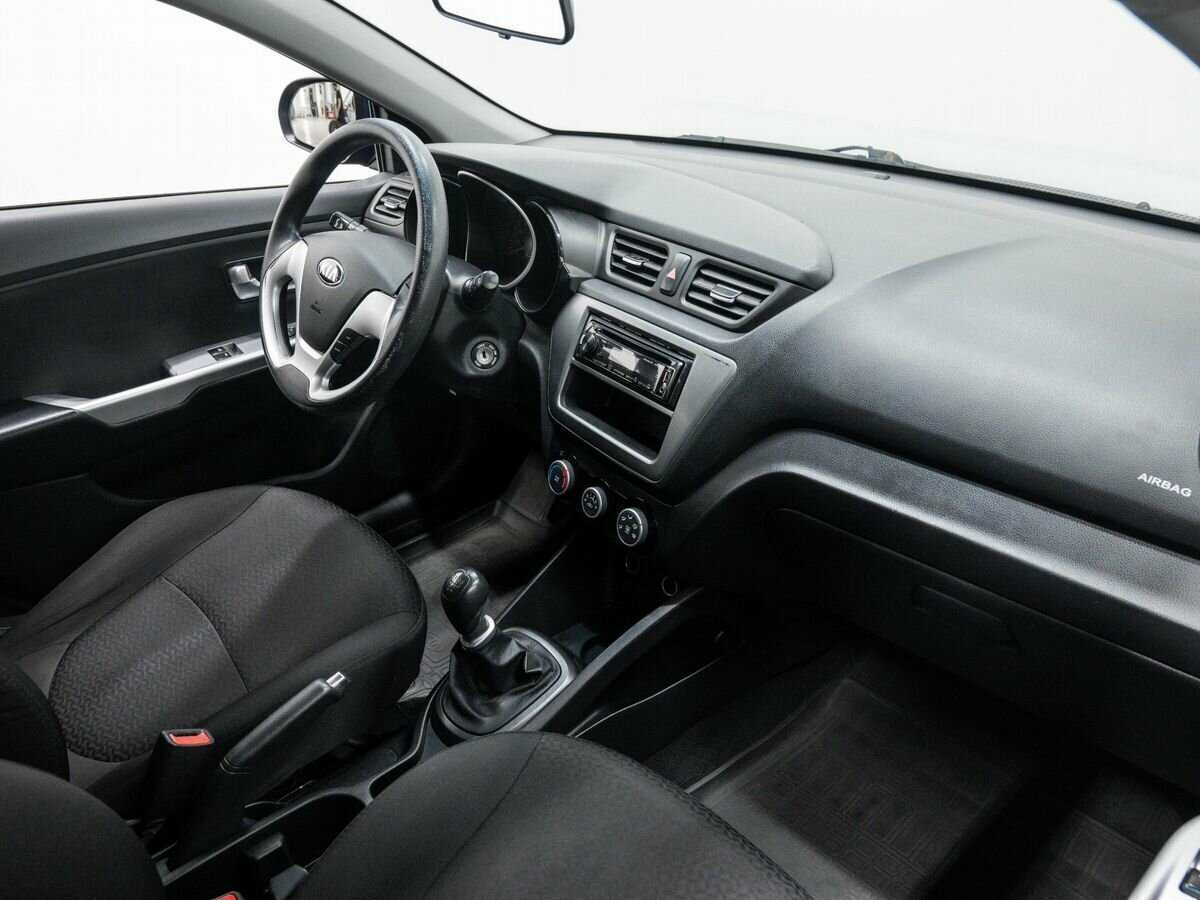 Kia Rio с пробегом — 2015 год. Фото: #6