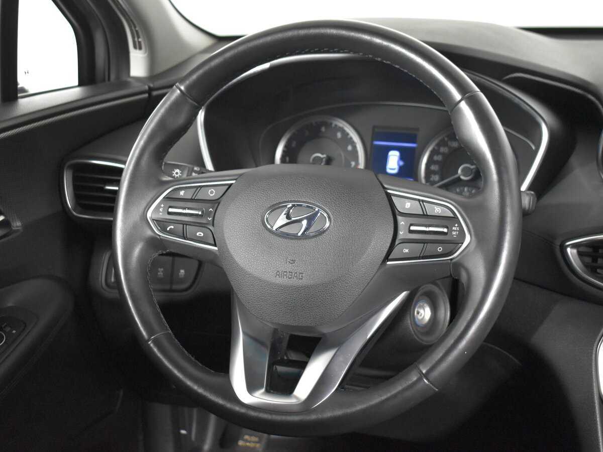 Hyundai Santa Fe с пробегом — 2019 год. Фото: #10