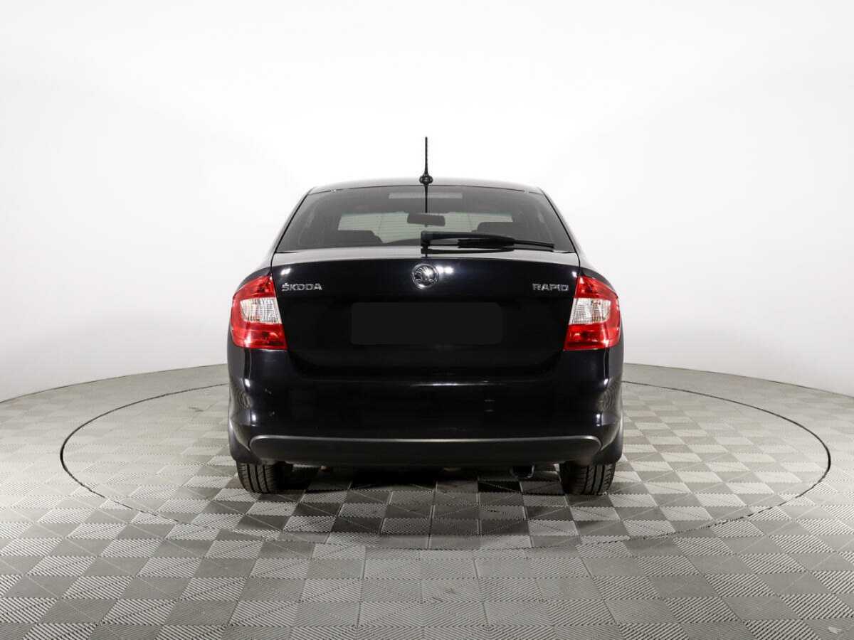 Skoda Rapid с пробегом — 2017 год. Фото: #6